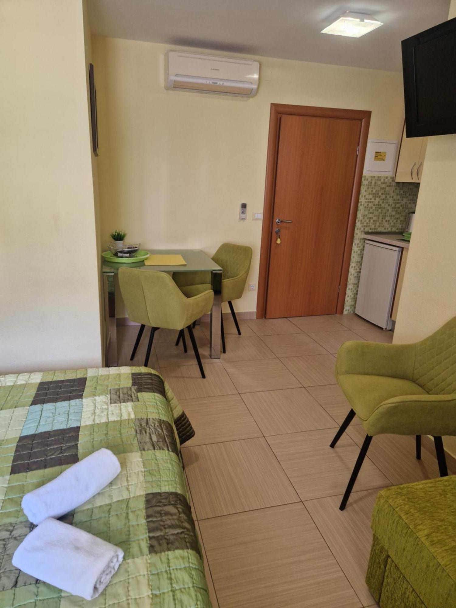 Villa Grgo Apartments Tučepi Exteriör bild