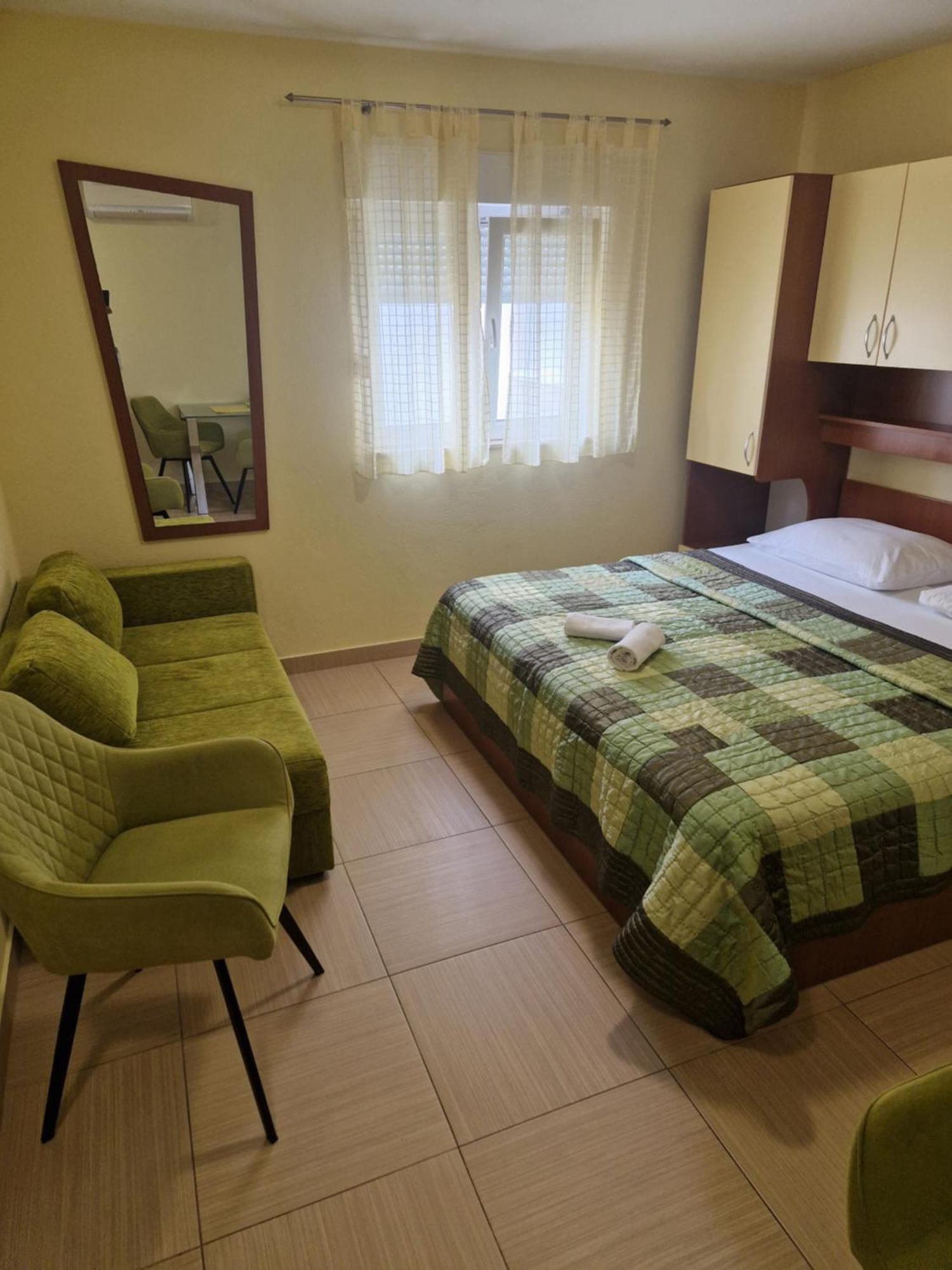Villa Grgo Apartments Tučepi Exteriör bild